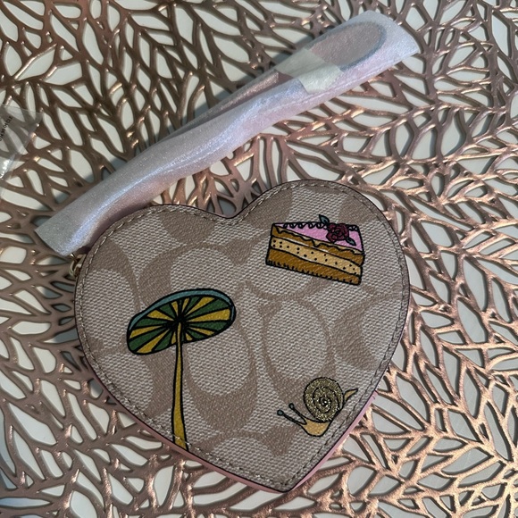 NWT Coach X Observed By Us Heart Coin Case In Signature Canvas - Picture 5 of 15